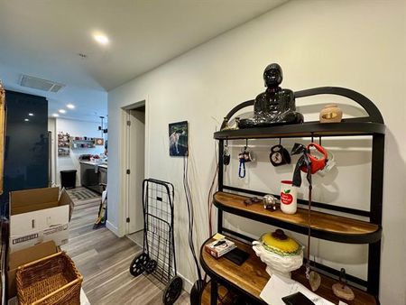 285 Boul. Hymus - Photo 2