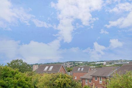 3 bedroom semi-detached house to rent - Photo 5