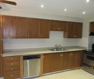 For Lease - 74 Hudson Drive, Brampton, Ontario - Photo 5