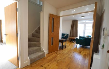 3 bedroom flat to rent - Photo 3