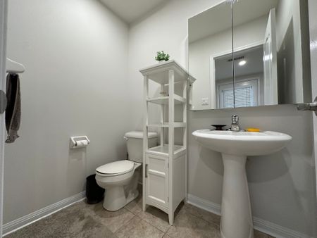 For Lease - 438 Beach Boulevard, Hamilton, Ontario - Photo 4