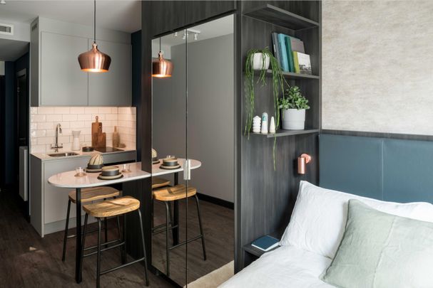 Studio Flat, Crossharbour Plaza, E14 - Photo 1