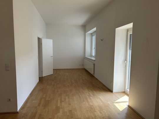 Sonnige 2-Zimmerwohnung mit großem Balkon - unbefristet - Foto 1