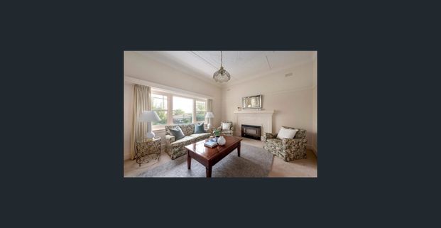 Elegant and Classical Living - Photo 1