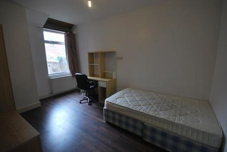 7 bedroom terraced house to rent - Photo 4