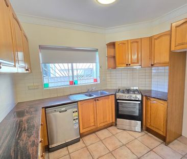 Family Friendly Double Storey Townhouse - Photo 6