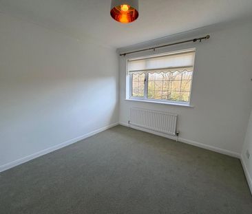 Highbury Crescent, Camberley, Surrey, GU15 - Photo 4