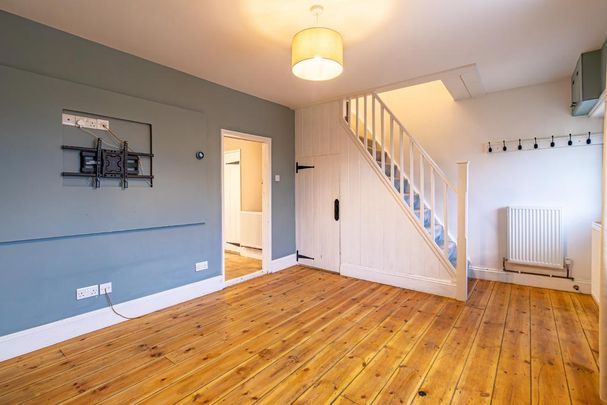 2 bedroom cottage to rent - Photo 1