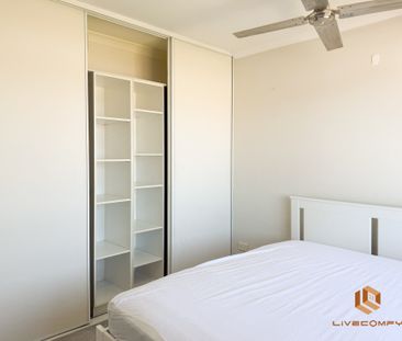 Victoria Park - Photo 1