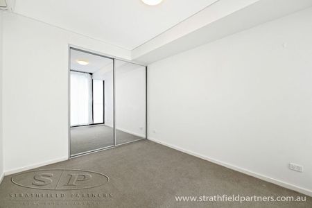 Sleek one bedroom apartment - Photo 2