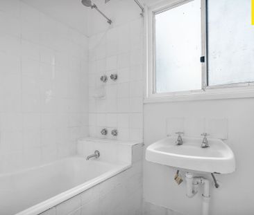 TWO BEDROOM HOME IN HEART OF ST MARYS!!! - Photo 4