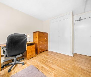 3 bedroom flat to rent - Photo 3
