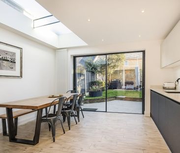 3 bedroom terraced house to rent - Photo 2