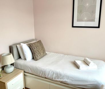 3 Bed Semi-Detached House, Abingdon Road, SW16 - Photo 1