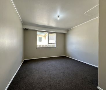 2-Bedroom Flat in Newlands - Photo 2