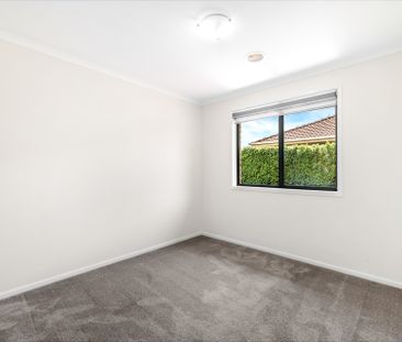 18 Heatherdale Street, Amaroo ACT 2914 - House For Rent | Domain - Photo 4