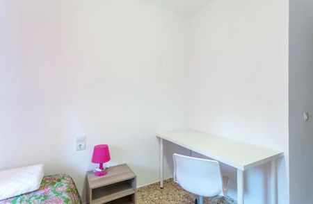 Calle Esteban Ballester, Valencia, Valencian Community 46022 - Photo 4