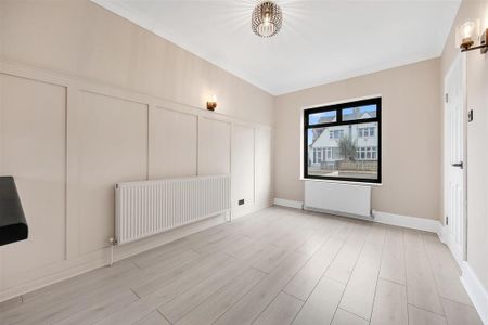 4 bedroom semi-detached house to rent - Photo 2