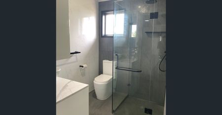 Minutes to CBD, renovated & fully air conditioned! - Photo 4