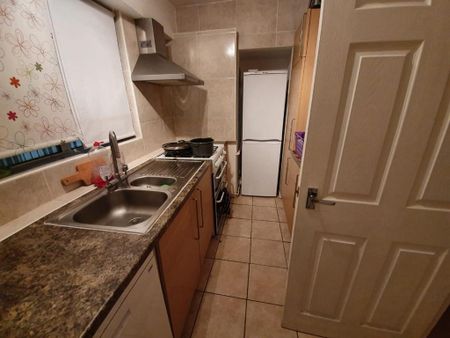 3 bedroom house share to rent - Photo 2