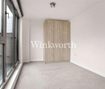 Frobisher Road, London, N8 - Photo 4