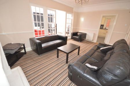 8 bedroom detached house to rent - Photo 5