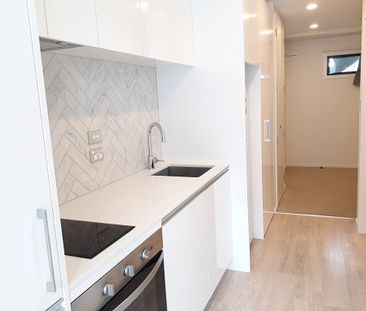 Near New One Bedroom Apartment in Central City - Photo 4