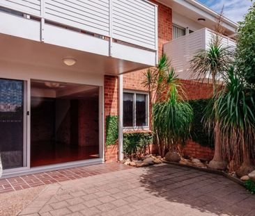 Two bedroom townhouse in sought after Merewether beach location - Photo 5