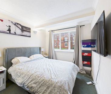 Pinkers Mead, Emersons Green, Bristol, BS16 - Photo 4