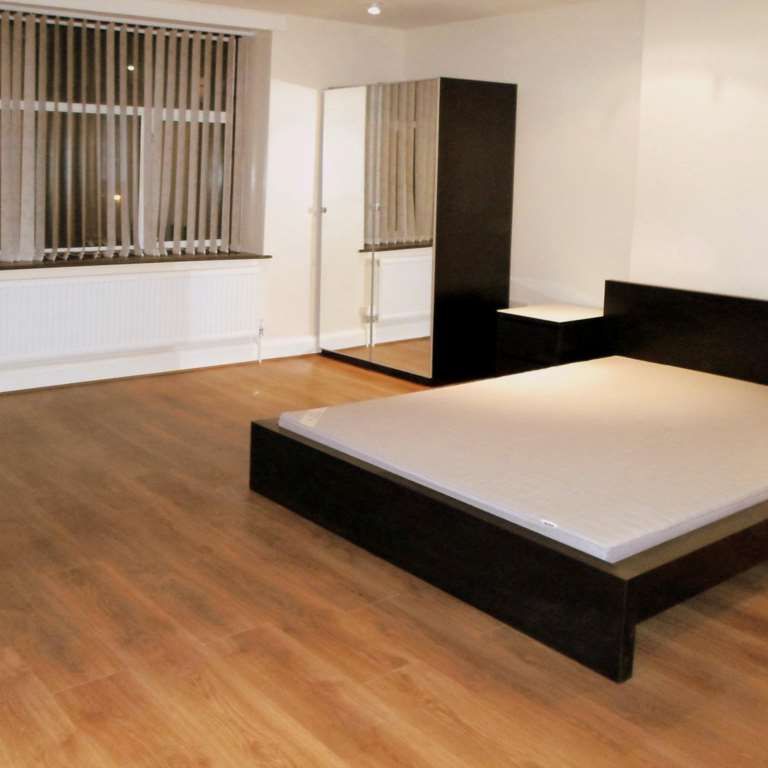 Price £1,150 pcm - Available 17/01/2026 - Furnished - Photo 1