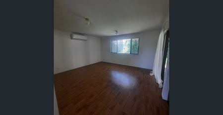 Lowset Brick Family Home - Photo 2