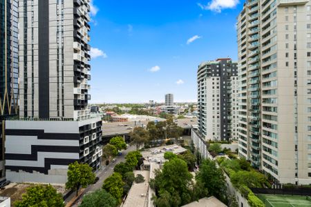 Light Filled Apartment In Tiara Complex - Photo 5