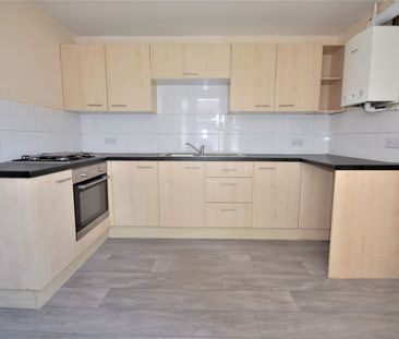 3 bedroom terraced house to rent - Photo 5