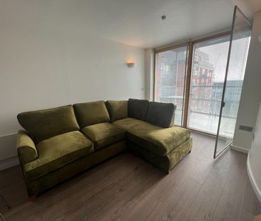 2 bedroom Flat To Let - Photo 1