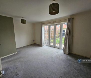 3 bedroom end of terrace house to rent - Photo 2