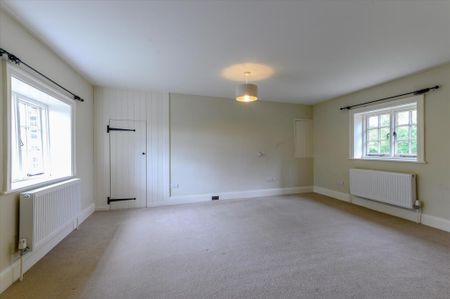 4 bedroom detached house to rent - Photo 4