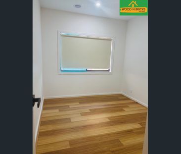 Modern Family Home with 4 Bedrooms in Officer - Photo 3