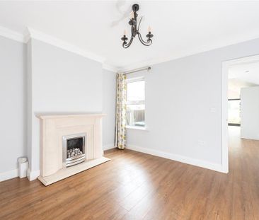 3 bedroom semi-detached house to rent - Photo 3