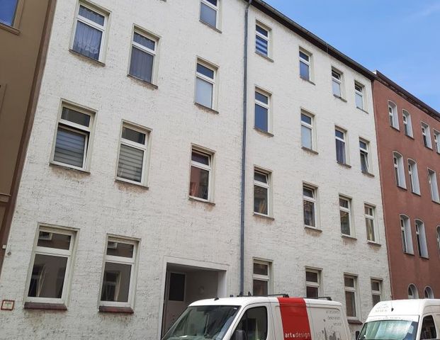 Gemütliche Etagenwohnung in Halle (Saale) mit abwechslungsreicher Atmosphäre - Photo 1