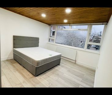 4 Bed Terraced House, Wembley, HA9 - Photo 1