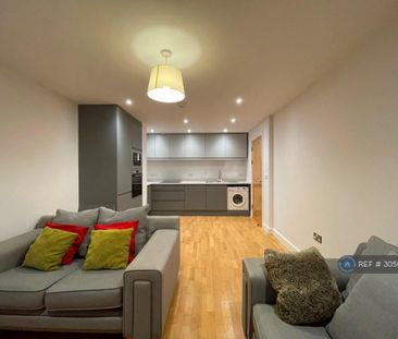 2 bedroom flat to rent - Photo 1