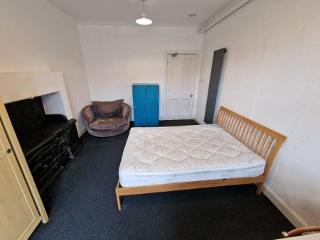 5 bedroom flat to rent - Photo 5