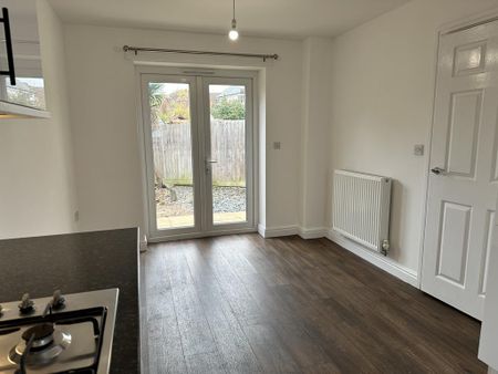 4 bedroom terraced house to rent - Photo 5