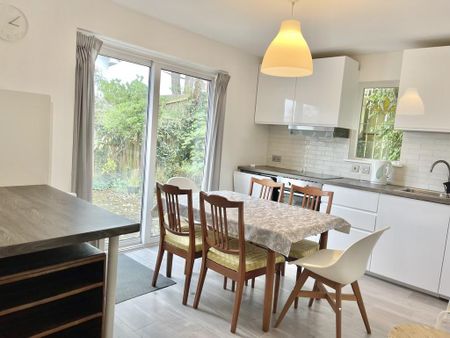 3 bedroom detached bungalow to rent - Photo 2