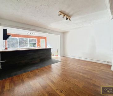 LONDON ROAD, WICKFORD - Photo 2