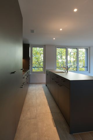 "WOHNEN IM EIGENTUMSSTANDART | moderne 2.5-Zimmer-Wohnung mit grosser Loggia (Minergie)" - Photo 4