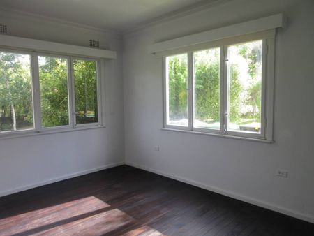 17 Creek Street, Cooma - Photo 4