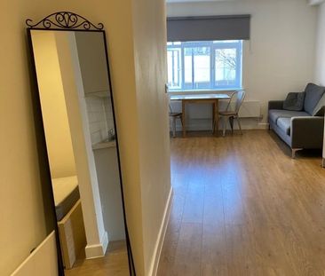 Studio Flat, Roman Road, E2 - Photo 6
