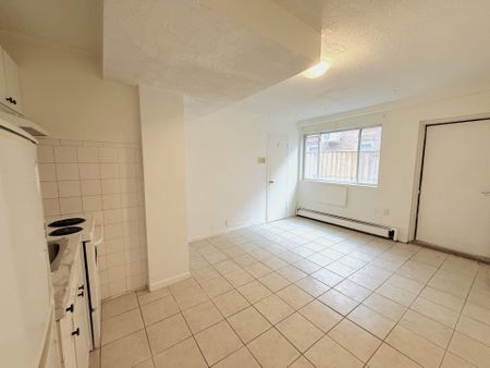 For Lease - 198 Dunn Avenue Unit# 203, Toronto, Ontario - Photo 2