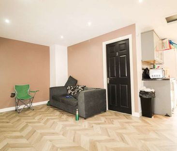 Boaler Street Room 1 (Double) - Photo 1